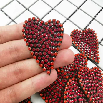 1 adet El Yapımı Rhinestone boncuklu ve rhinestone Yamalar dikmek Kristal kırmızı kalp yama giysi için boncuklu Aplike sevimli yama