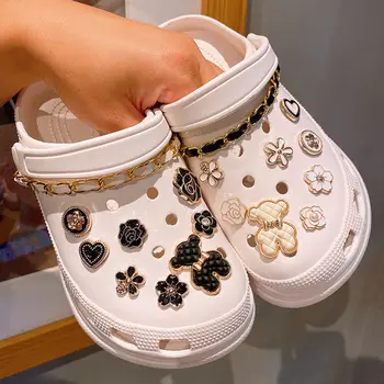 Lüks Croc Takılar Tasarımcı Deri Ayı Kamelya Takılar Crocs DIY Süsleme Takunya Sandalet Güzel Aksesuarlar
