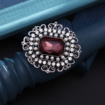 Lüks Vintage Temizle Kristal Zirkon Broş Metal Oval Geometrik Broş Elbise Ceket Yaka rozetleri Kadınlar Takı Aksesuarları