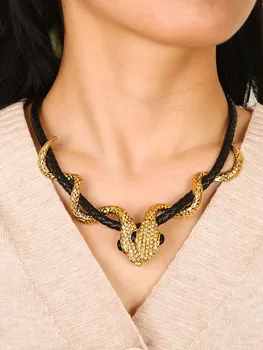 Moda Kolye Kadınlar için Altın gecko tam elmas uğurlu isteyen kolye Bayanlar rahat düğün kolye