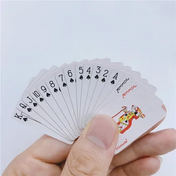 Sevimli MİNİ Minyatür Oyunları Poker Mini Oyun Kartları 40X28mm Minyatür Bebek Aksesuarı Ev Dekorasyon Yüksek Kaliteli