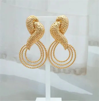 Yeni Trend Altın Renk Küpe Kadınlar İçin Moda Benzersiz Dangle Bırak Bildirimi Küpe moda mücevherat Düğün Parti Hediye